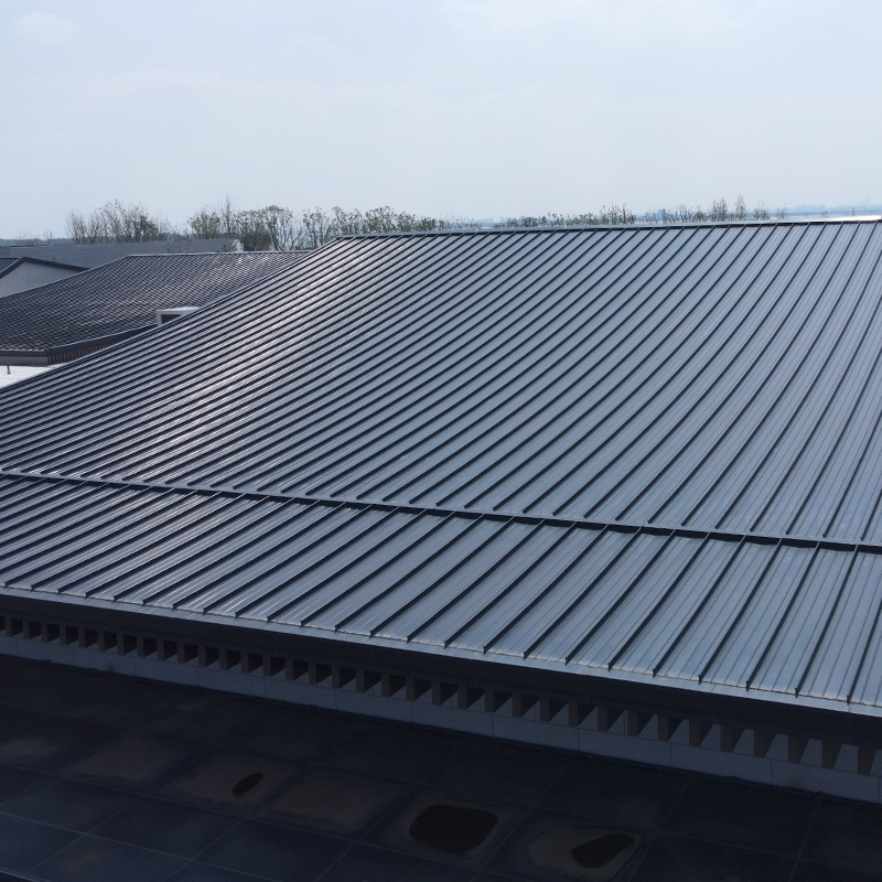 65 Model metalen dakpanelen met staande naad 65 Model metalen dakpanelen met staande naad